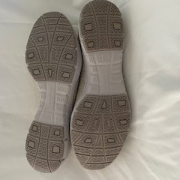 Skechers Classic Fit Memory Foam Air Cooled Summer Slip on Shoes Size 11 - Picture 5 of 6